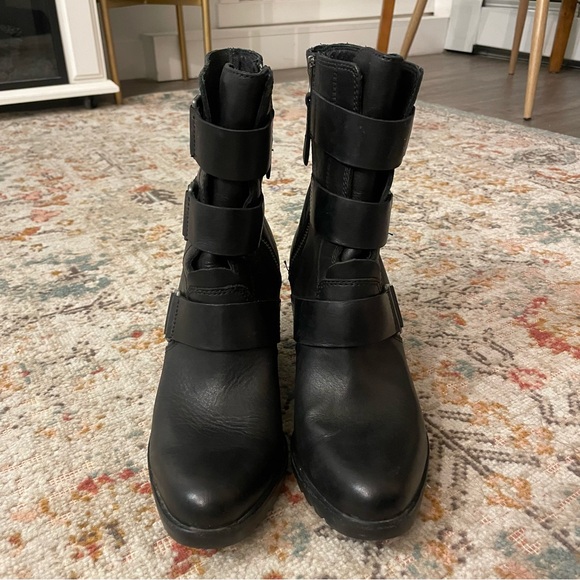 Sorel After Hours Wedge Boots in Black Leather - Picture 7 of 15